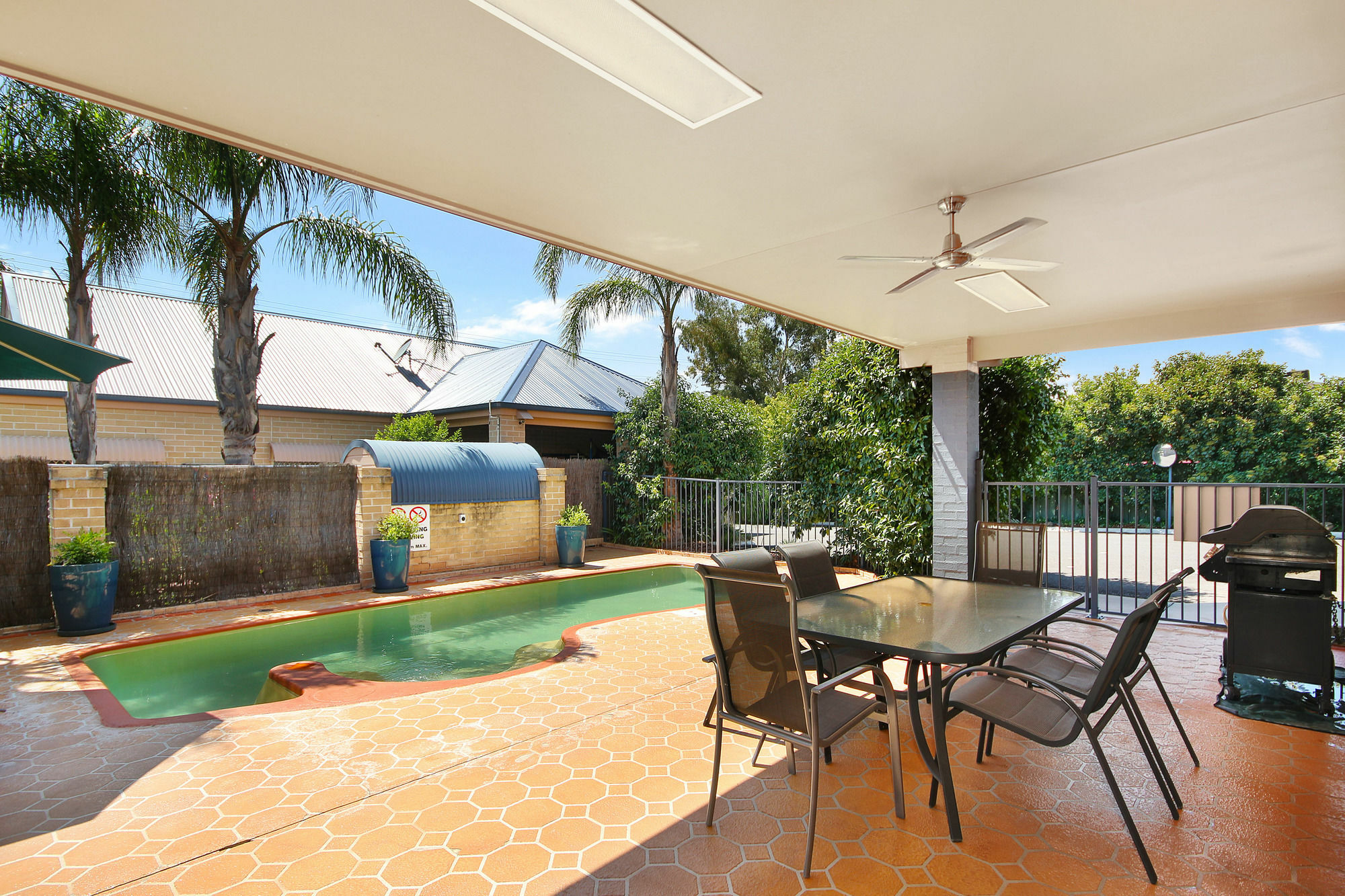 Edward Parry Motel And Apartments Tamworth Esterno foto